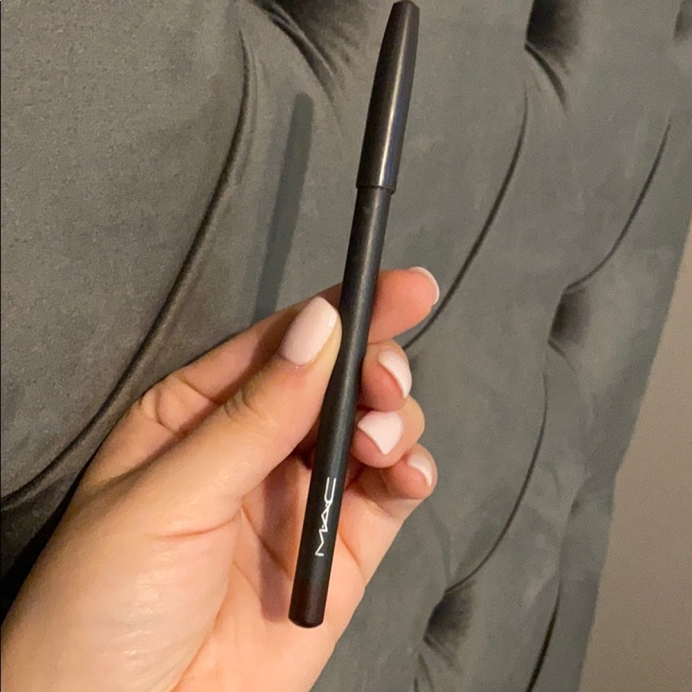 MAC Nightmoth Lipliner